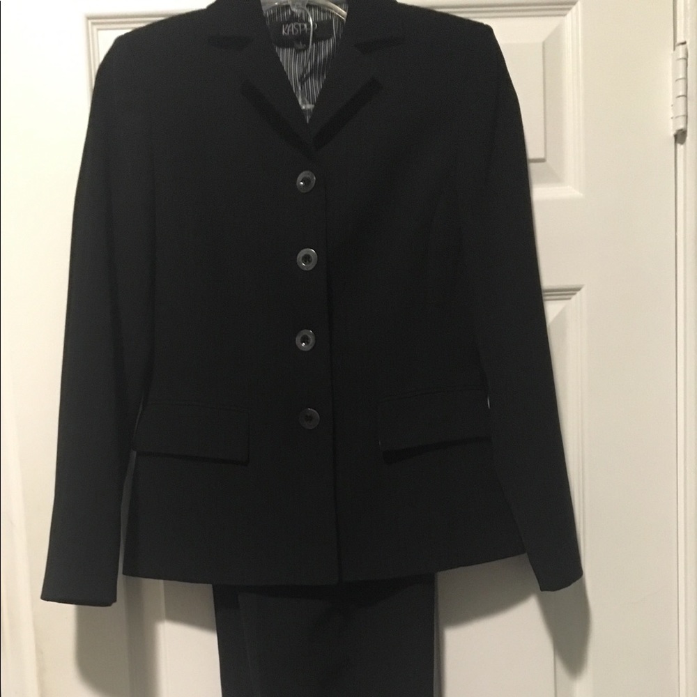 Ladie’s Kasper Suit (lined)